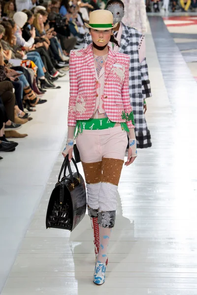Look 12
